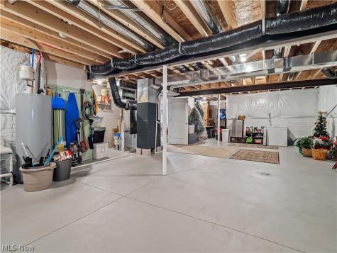 757 Hampshire Court Amherst OH 44001