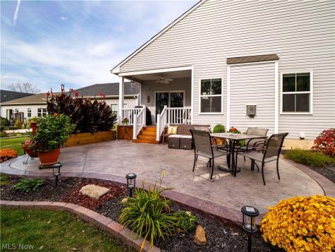 757 Hampshire Court Amherst OH 44001