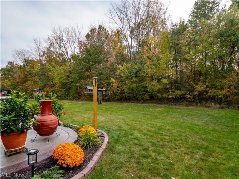 757 Hampshire Court Amherst OH 44001