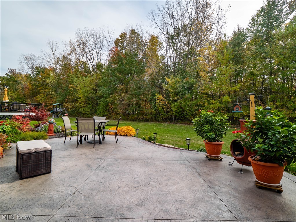 757 Hampshire Court Amherst OH 44001