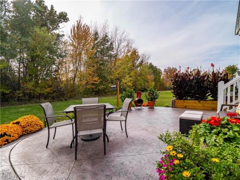757 Hampshire Court Amherst OH 44001