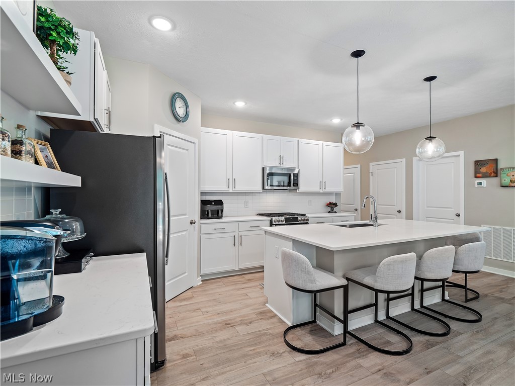 757 Hampshire Court Amherst OH 44001