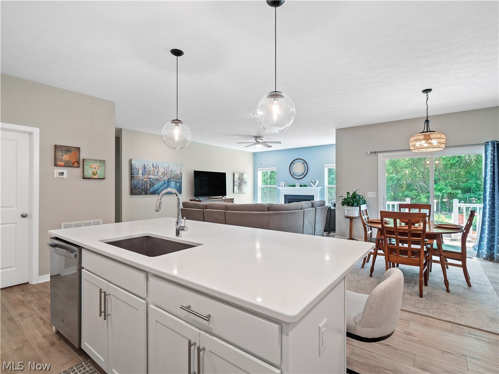 757 Hampshire Court Amherst OH 44001
