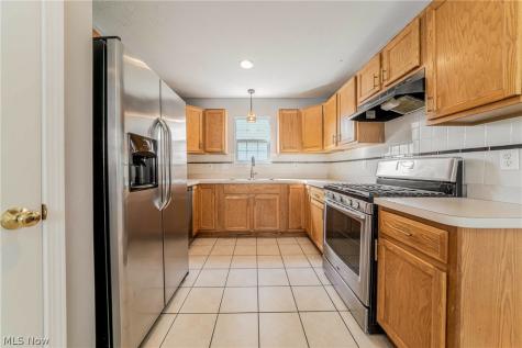 2477 W 5th Street Cleveland OH 44113