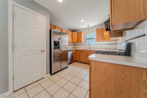 2477 W 5th Street Cleveland OH 44113