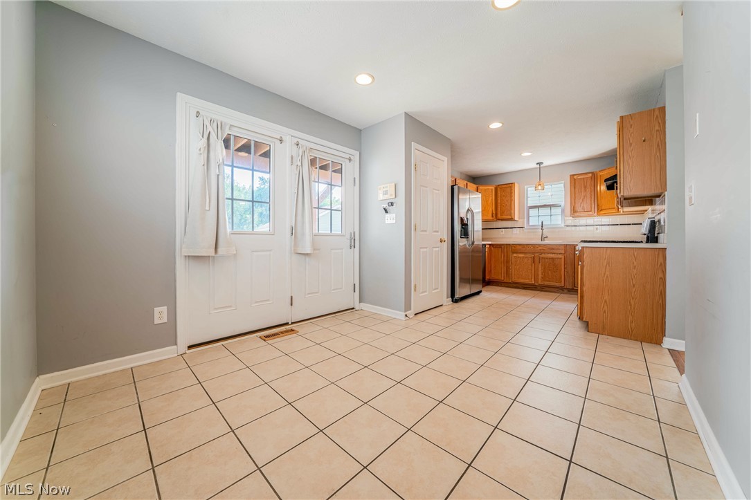 2477 W 5th Street Cleveland OH 44113