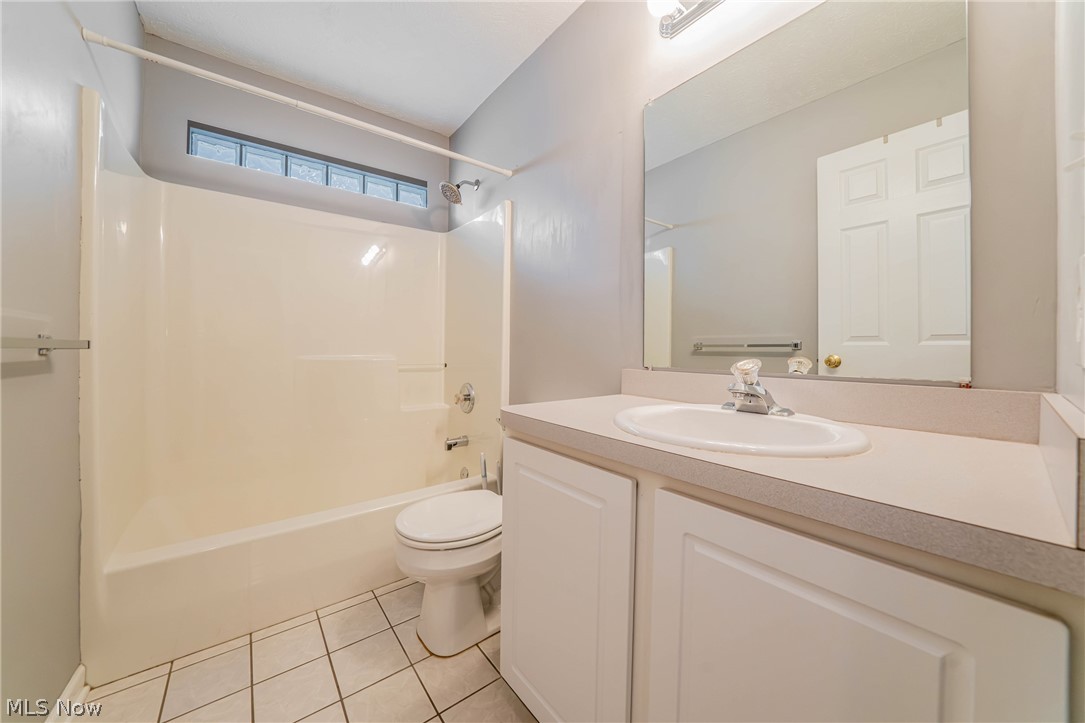 2477 W 5th Street Cleveland OH 44113