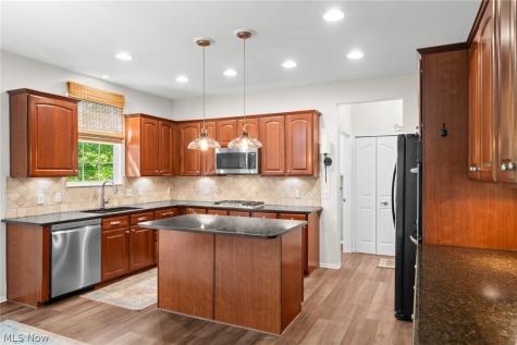37903 Heron Lane Avon OH 44011