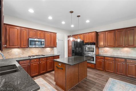 37903 Heron Lane Avon OH 44011