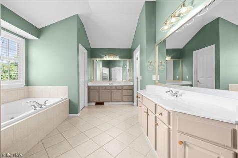 37903 Heron Lane Avon OH 44011