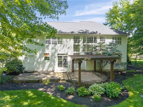 37903 Heron Lane Avon OH 44011