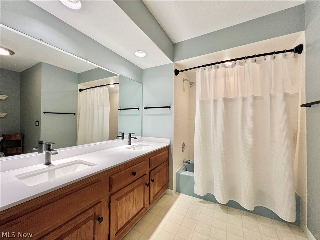 8725 Quail Circle Kirtland Hills OH 44094