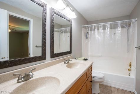 18267 Walnut Drive Strongsville OH 44149
