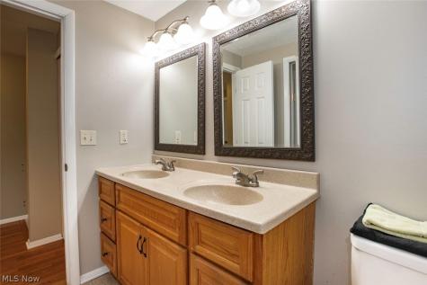 18267 Walnut Drive Strongsville OH 44149