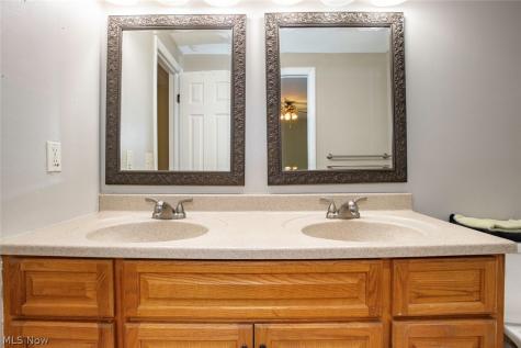 18267 Walnut Drive Strongsville OH 44149