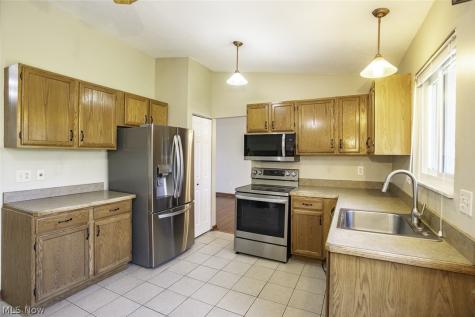 18267 Walnut Drive Strongsville OH 44149