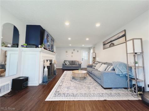 25291 Chatworth Drive Euclid OH 44117