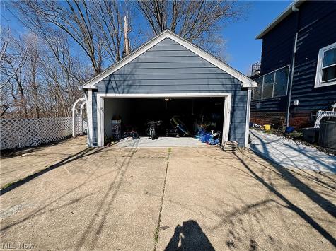 25291 Chatworth Drive Euclid OH 44117