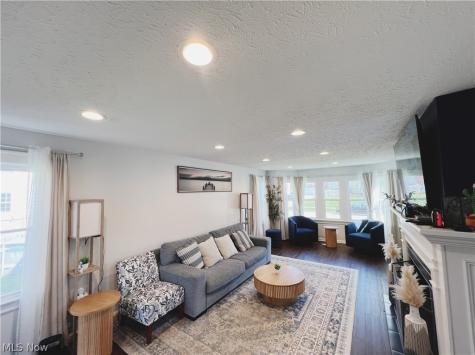 25291 Chatworth Drive Euclid OH 44117