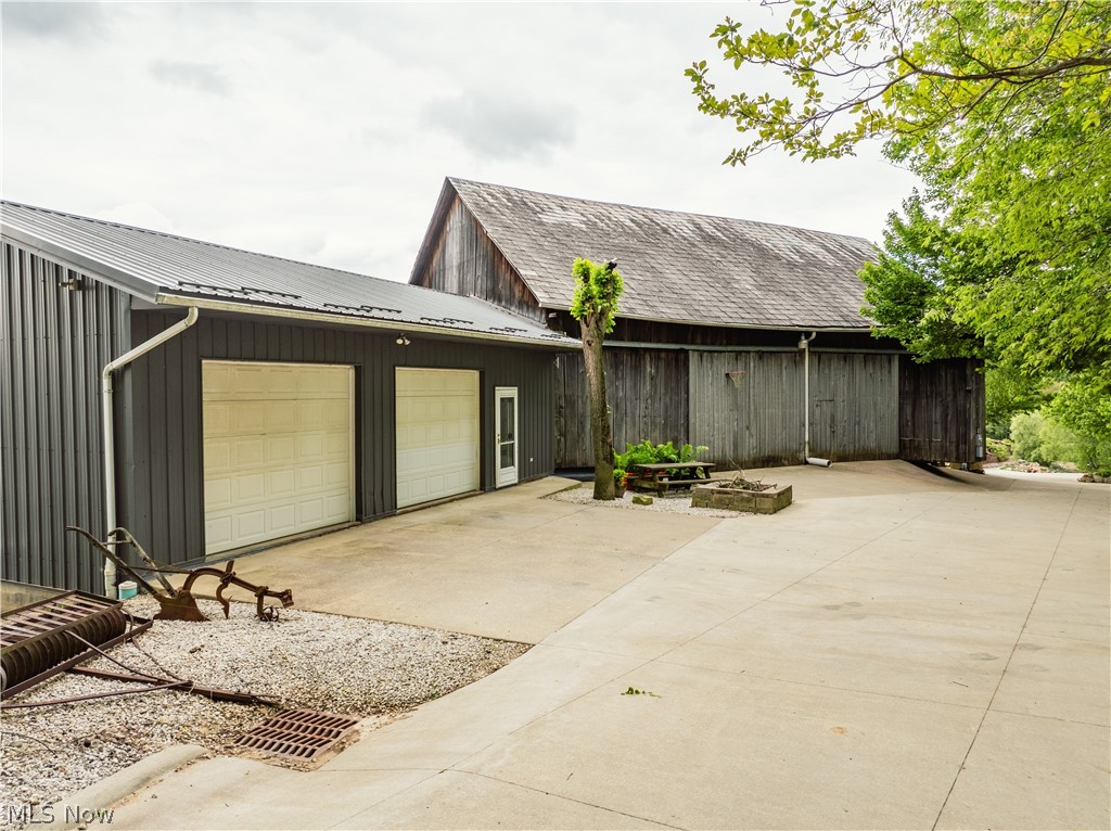 28957 Trail 420 Fresno OH 43824