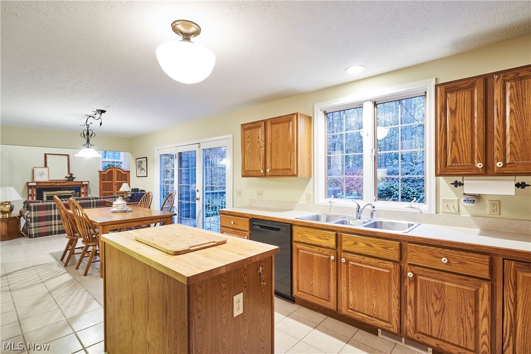 11750 Derbyshire Lane Auburn OH 44023