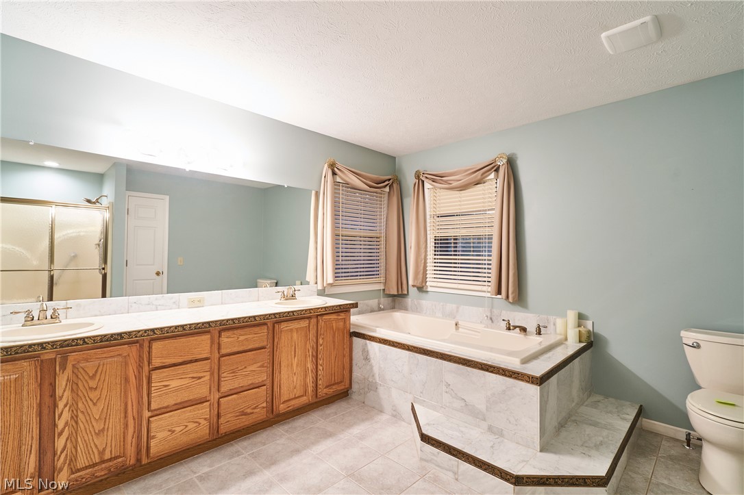 11750 Derbyshire Lane Auburn OH 44023