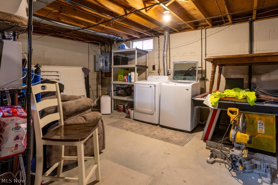 957 Carnegie Avenue Akron OH 44314