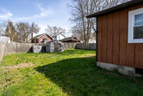 957 Carnegie Avenue Akron OH 44314