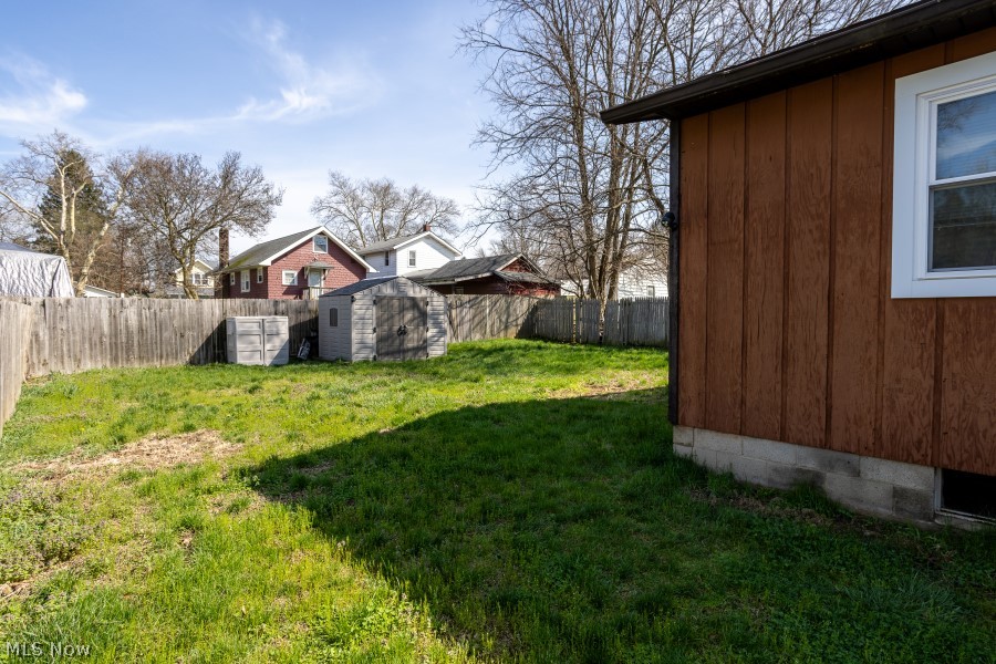 957 Carnegie Avenue Akron OH 44314