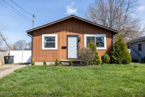 957 Carnegie Avenue Akron OH 44314