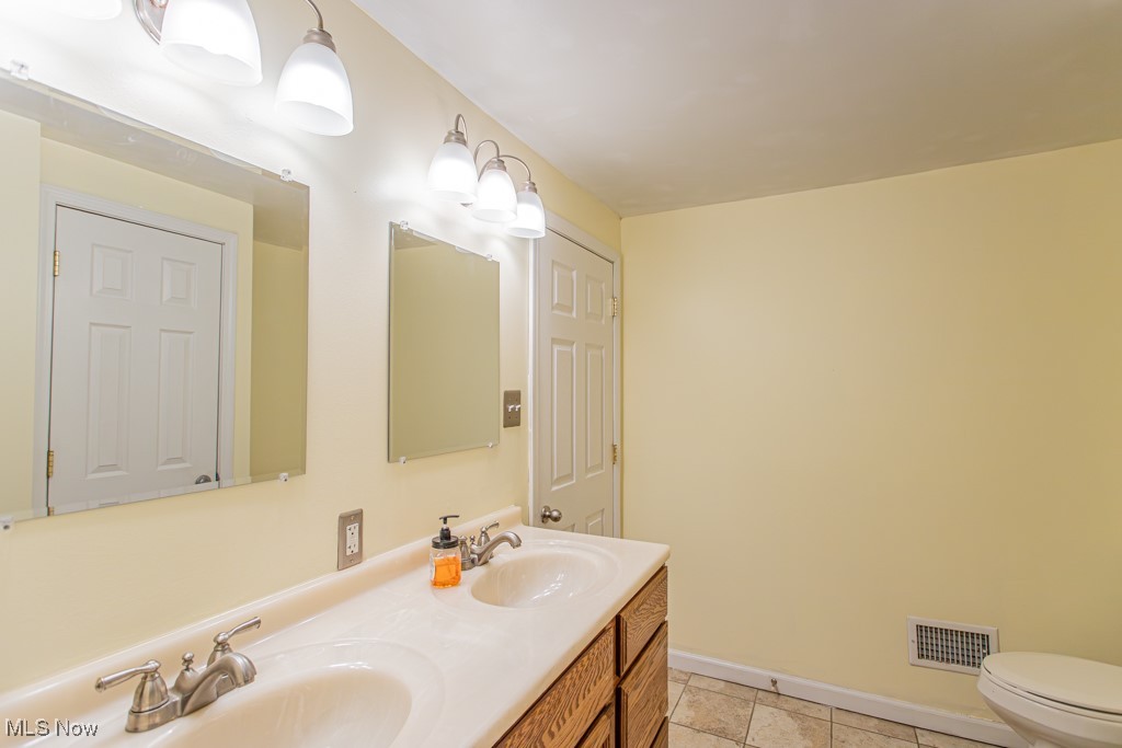344 Arlington Boulevard Newton Falls OH 44444