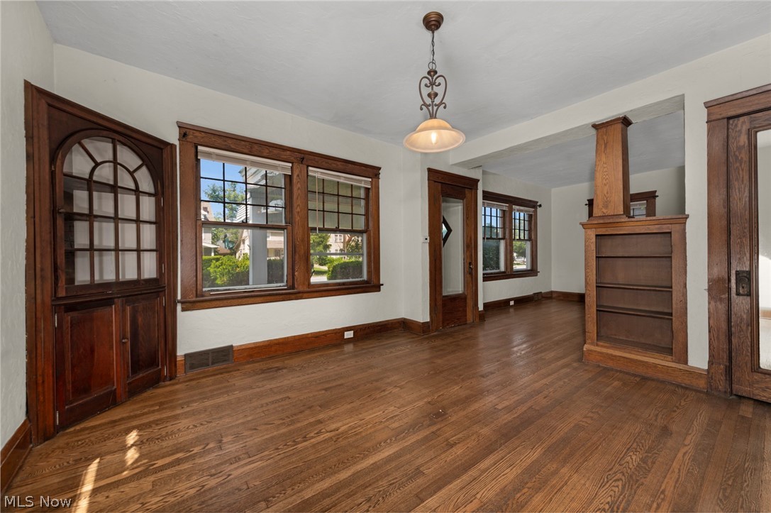 15242 Lake Shore Boulevard Cleveland OH 44110