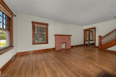 15242 Lake Shore Boulevard Cleveland OH 44110