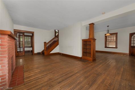 15242 Lake Shore Boulevard Cleveland OH 44110