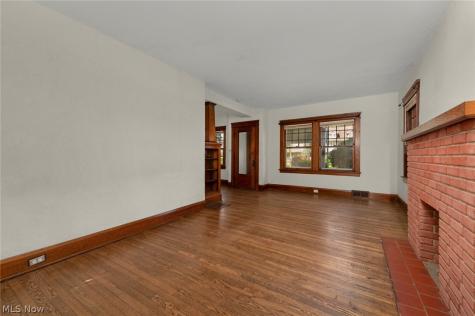 15242 Lake Shore Boulevard Cleveland OH 44110