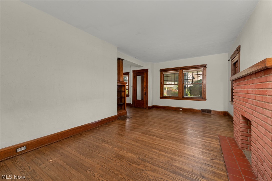 15242 Lake Shore Boulevard Cleveland OH 44110