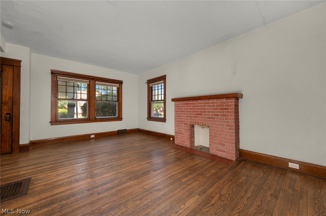 15242 Lake Shore Boulevard Cleveland OH 44110