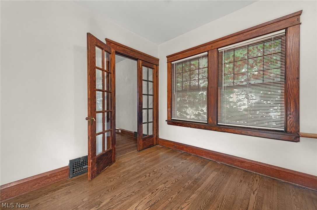 15242 Lake Shore Boulevard Cleveland OH 44110