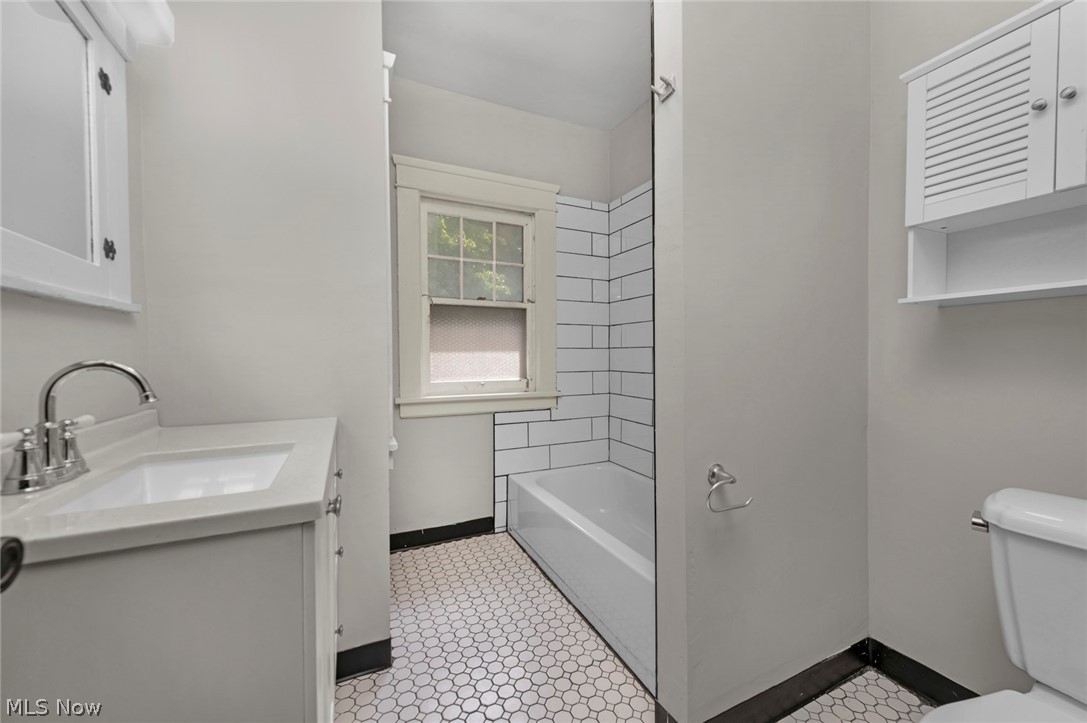 15242 Lake Shore Boulevard Cleveland OH 44110