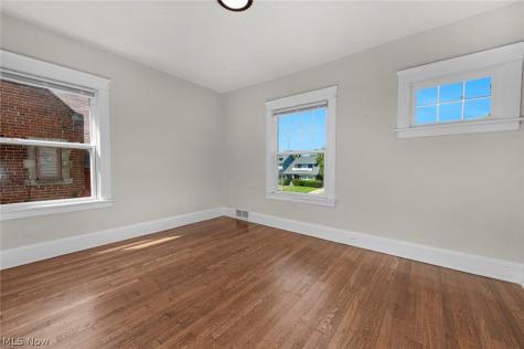 15242 Lake Shore Boulevard Cleveland OH 44110