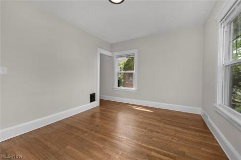 15242 Lake Shore Boulevard Cleveland OH 44110