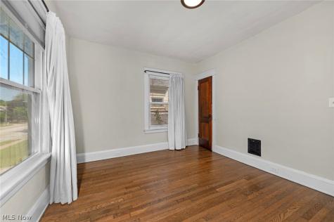 15242 Lake Shore Boulevard Cleveland OH 44110