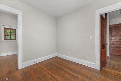 15242 Lake Shore Boulevard Cleveland OH 44110