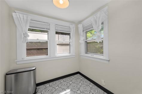 15242 Lake Shore Boulevard Cleveland OH 44110
