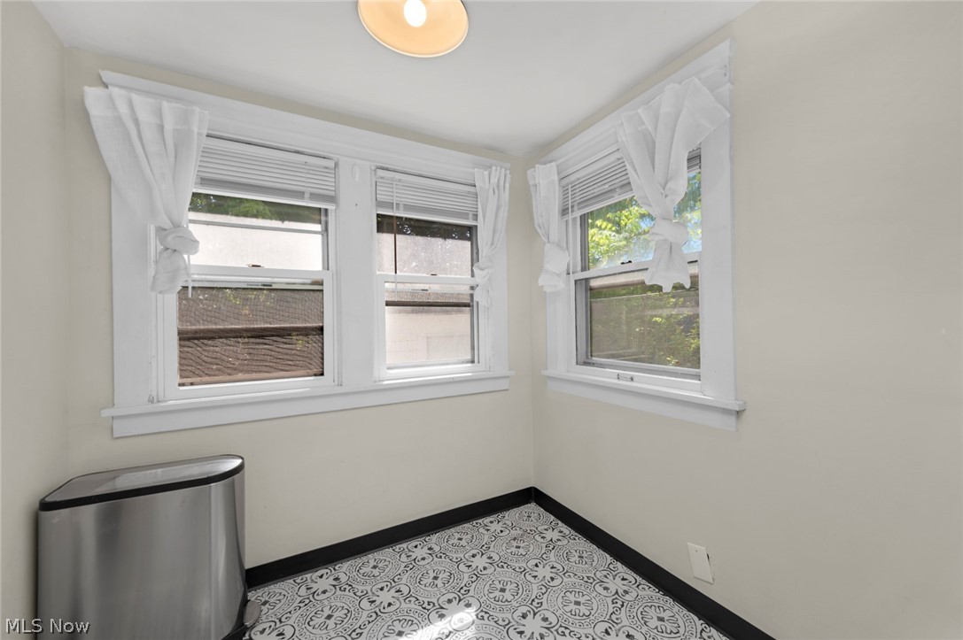 15242 Lake Shore Boulevard Cleveland OH 44110