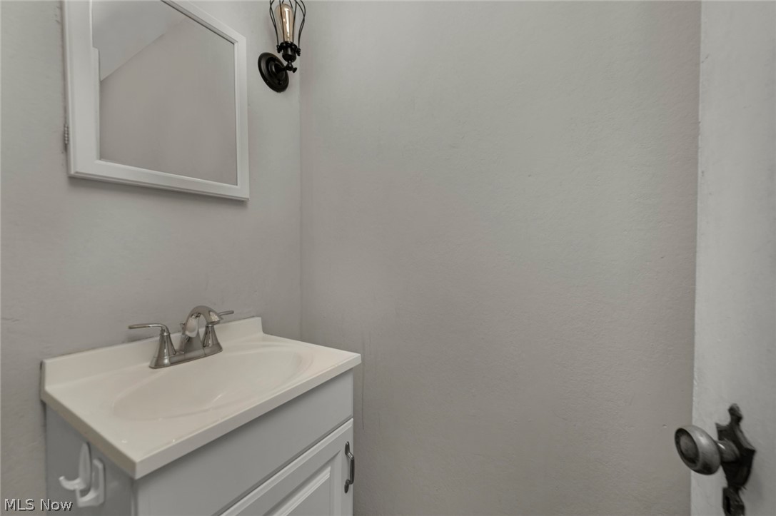 15242 Lake Shore Boulevard Cleveland OH 44110