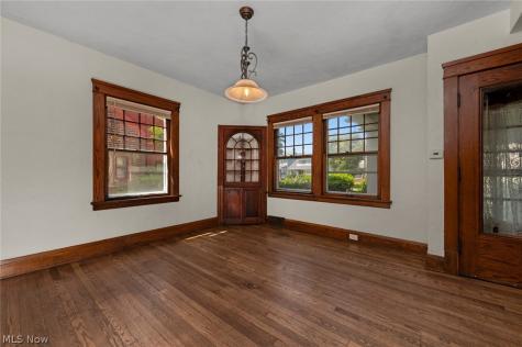 15242 Lake Shore Boulevard Cleveland OH 44110