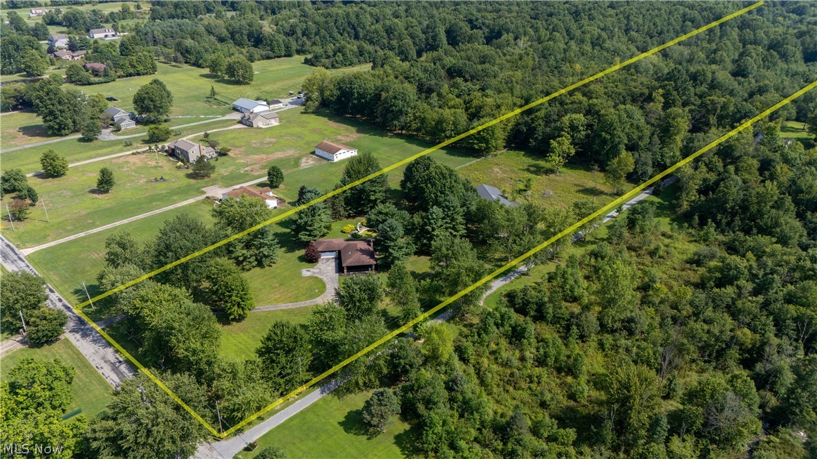 986 Bristol Champion Townline Road NE Bristolville OH 44402