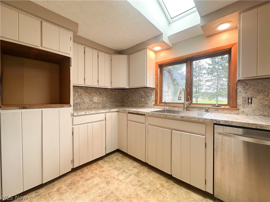 986 Bristol Champion Townline Road NE Bristolville OH 44402
