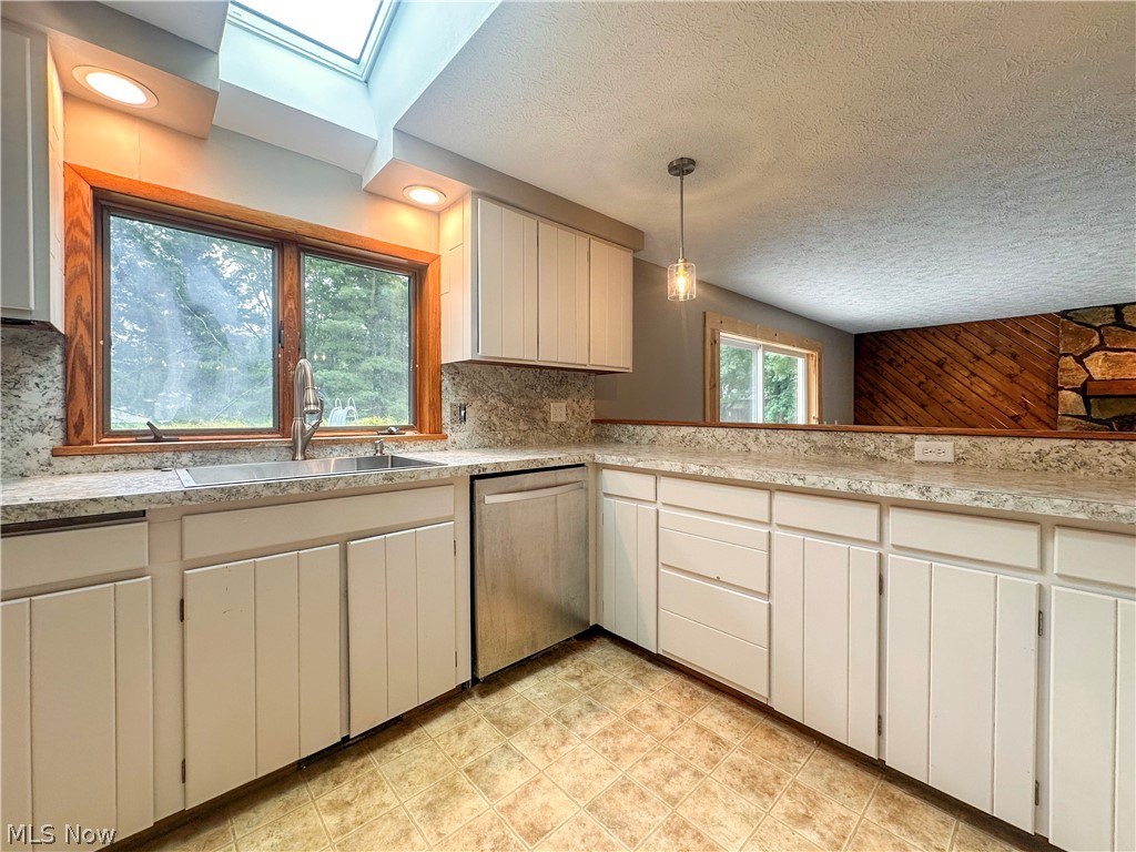 986 Bristol Champion Townline Road NE Bristolville OH 44402